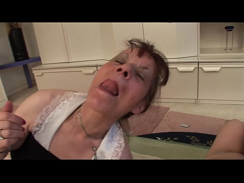 ❤️ Két nagymama és egy nagypapa hármasban Orosz pornó at hu.milfnut-net.ru
